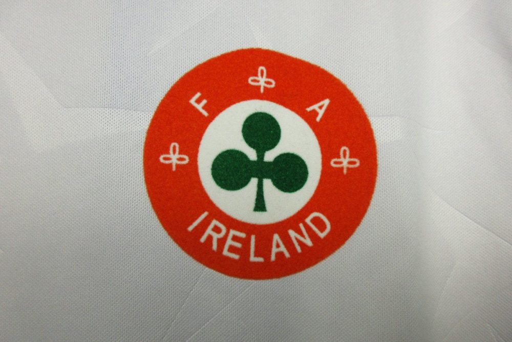 IRELAND 1990 WORLD CUP AWAY RETRO FOOTBALL SHIRT