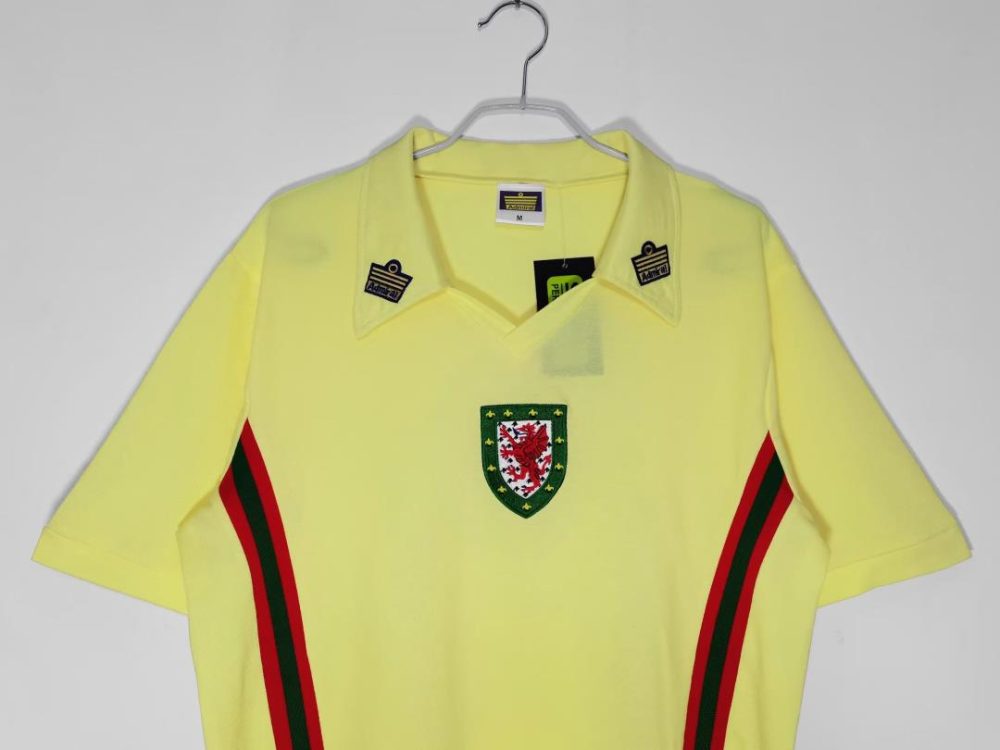 Wales 1976 -1979 Yellow Away Retro Football Shirt
