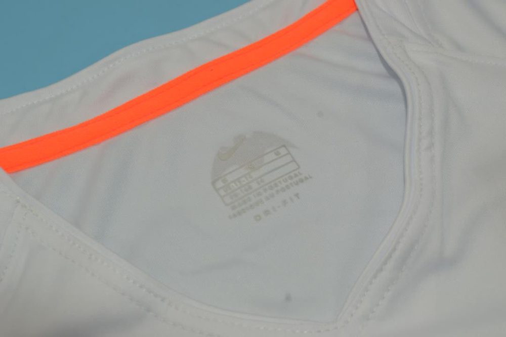 Valencia 2006 Home Retro Football Shirt