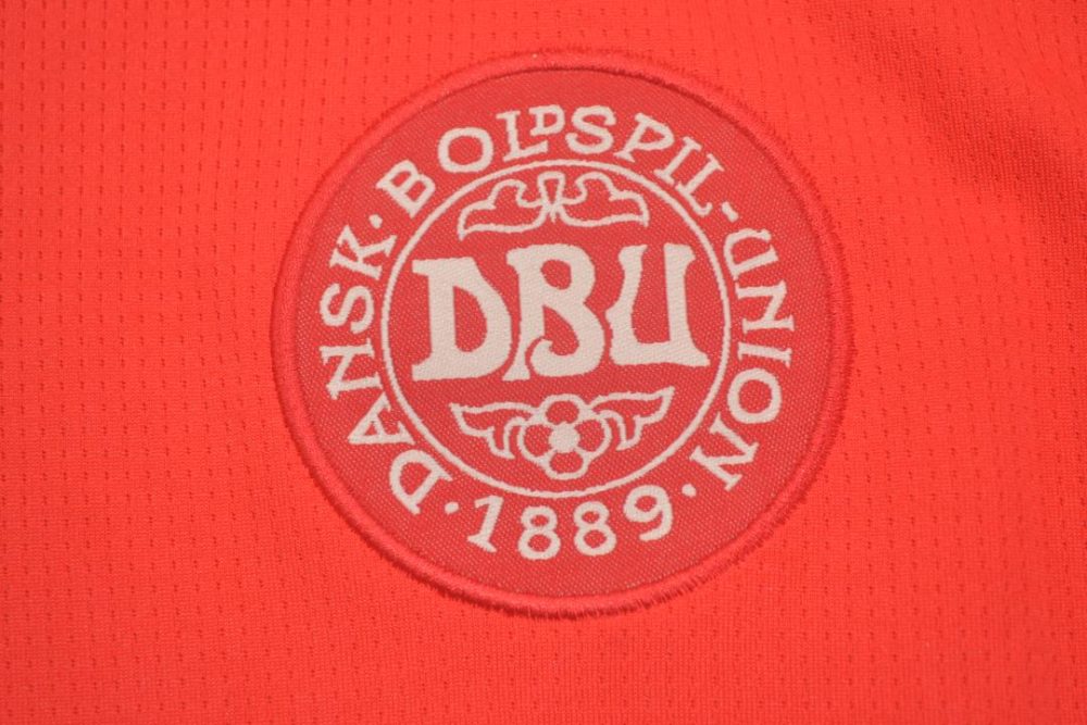 DENMARK WORLD CUP 1998 HOME RETRO FOOTBALL SHIRT