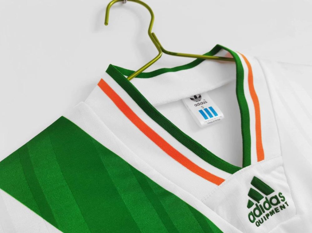 IRELAND 1992 AWAY RETRO FOOTBALL SHIRT