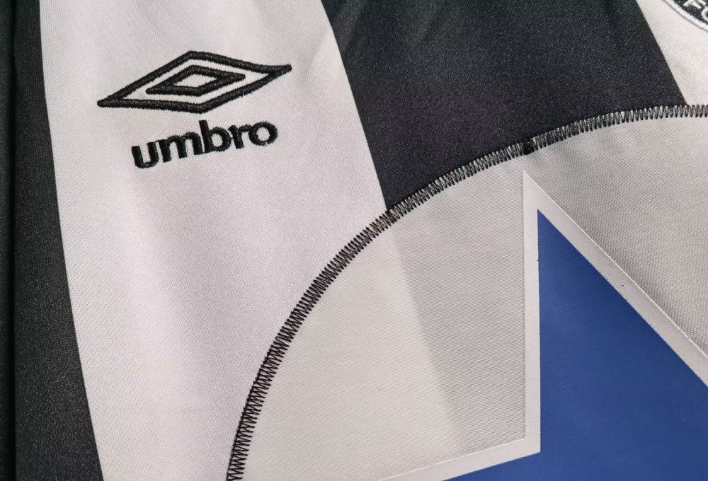 NEWCASTLE UNITED 80/82 HOME RETRO FOOTBALL SHIRT