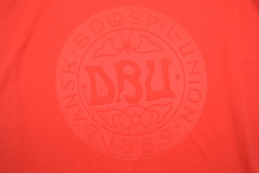 DENMARK WORLD CUP 1998 HOME RETRO FOOTBALL SHIRT