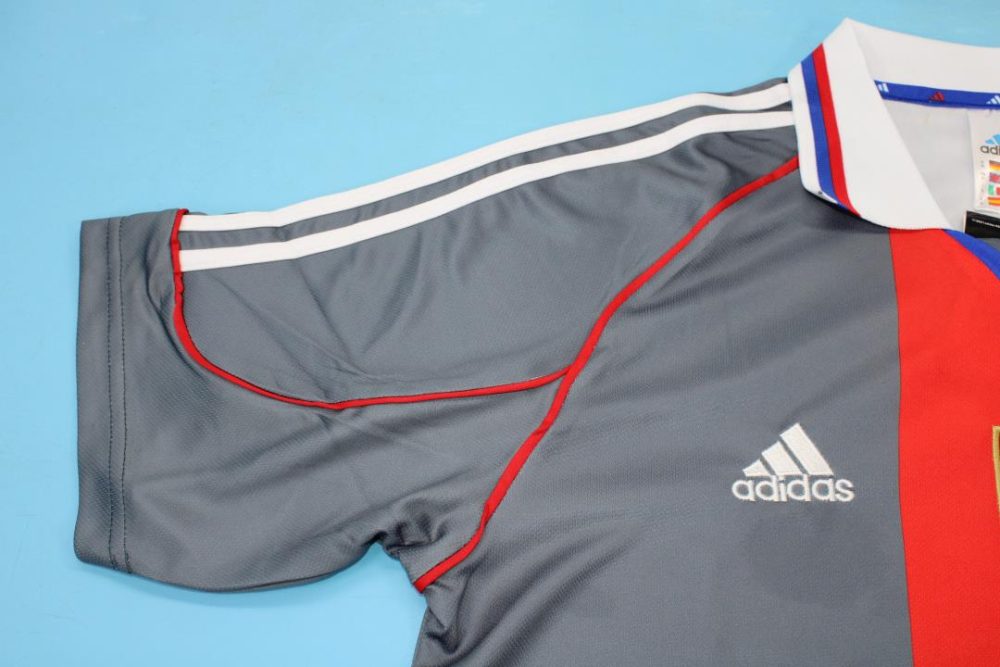 LYON 2001-2002 THIRD GREY RETRO FOOTBALL SHIRT