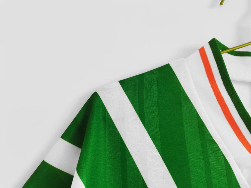 IRELAND 1992 AWAY RETRO FOOTBALL SHIRT