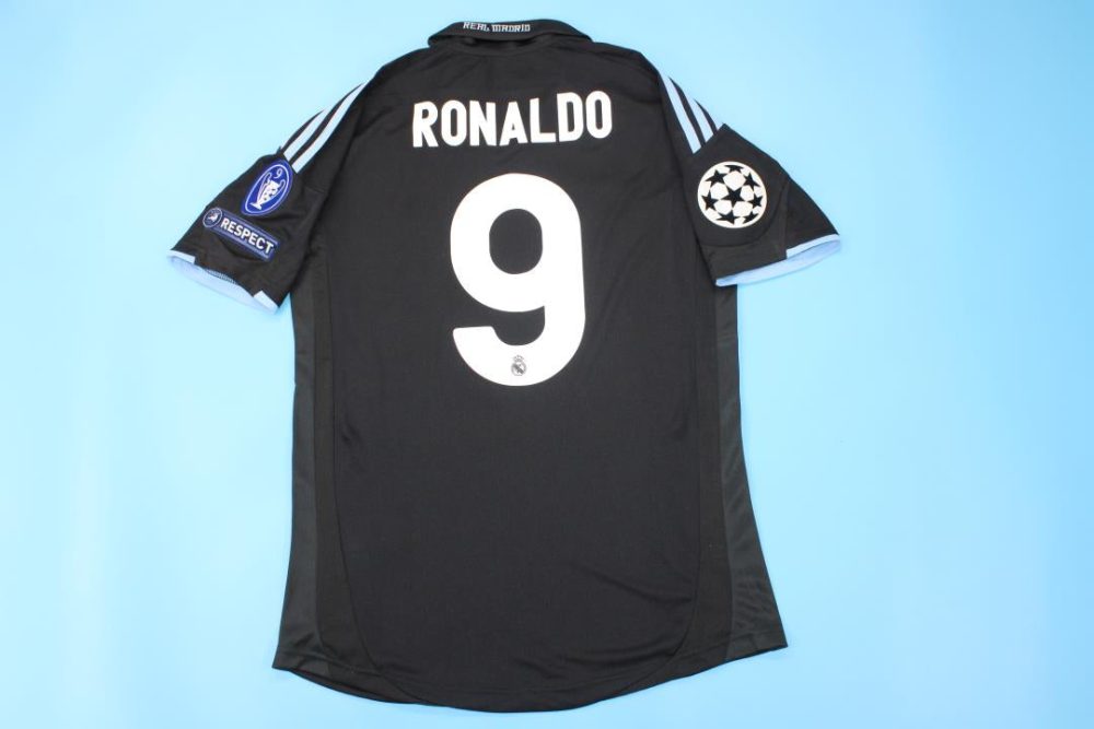 REAL MADRID 09/10 BLACK AWAY RETRO FOOTBALL SHIRT