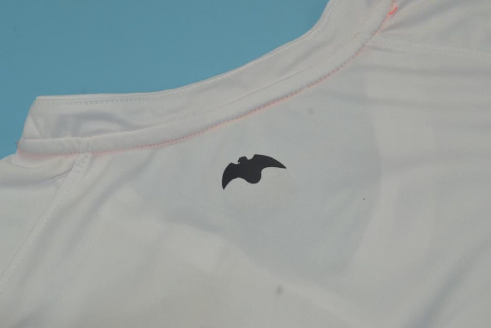 Valencia 2006 Home Retro Football Shirt