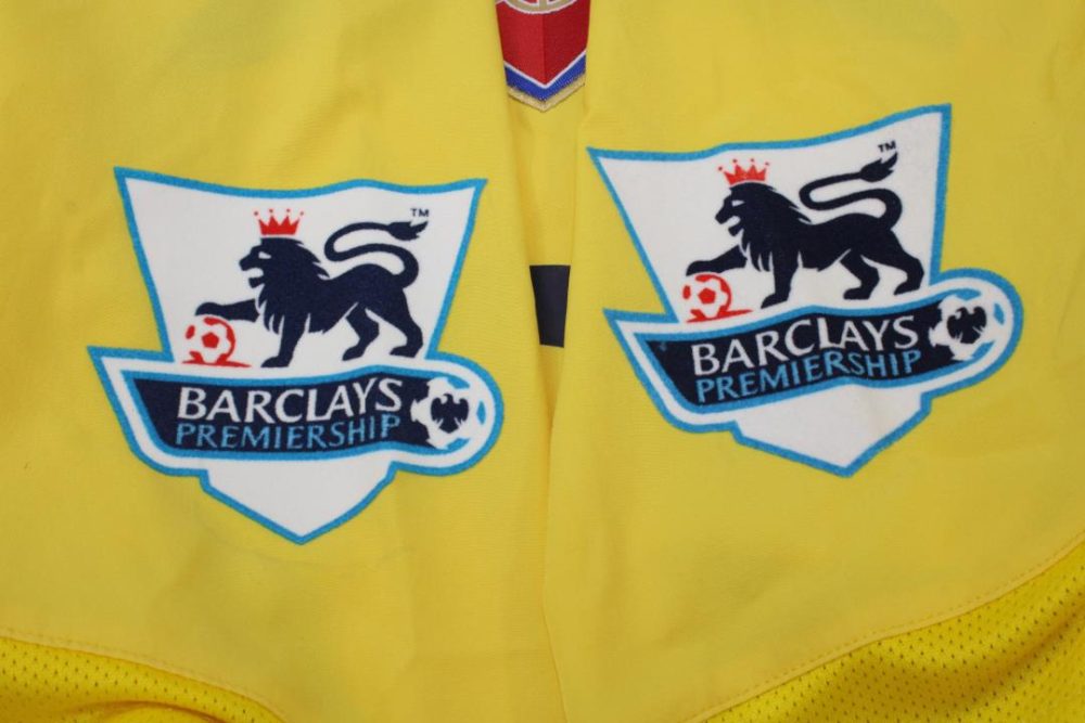 Arsenal 2005/2006 Retro Yellow Away Shirt