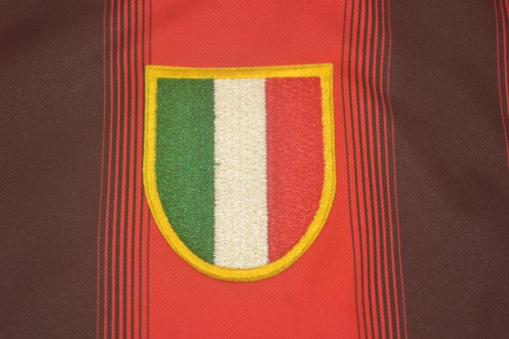 AC MILAN 2004 - 2005 HOME RETRO FOOTBALL SHIRT