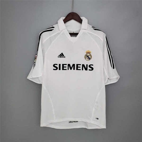 REAL MADRID HOME 2005-2006 RETRO FOOTBALL SHIRT